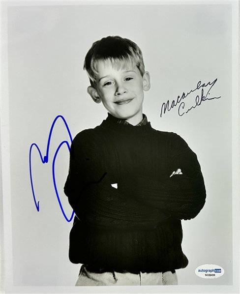 Macauley Culkin Signed 8" x 10" B&W Home Alone Photo (ACOA)