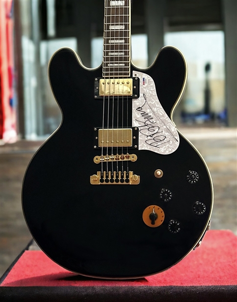 Gorgeous B.B. King Signed Epiphone Lucille Guitar (PSA/DNA)