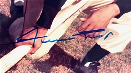 Willie Mays Signed 8 x 10 Vintage Photo (Beckett/BAS)
