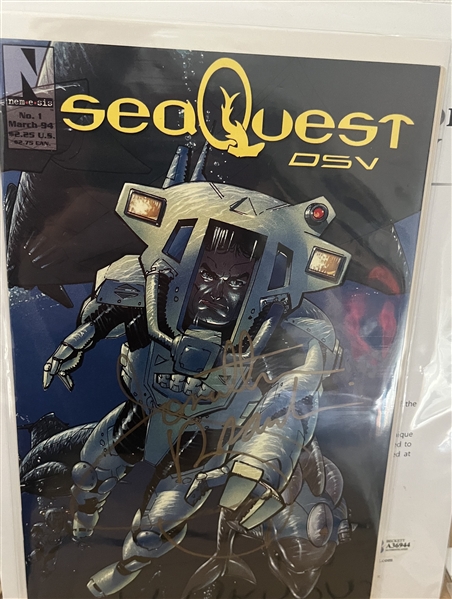 Jonathan Brandis Signed “Seaquest DSV” Comic Book (Beckett/BAS LOA)
