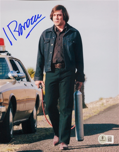 Javier Bardem Signed 8" x 10" "No Country For Old Men" Photo (Beckett/BAS)