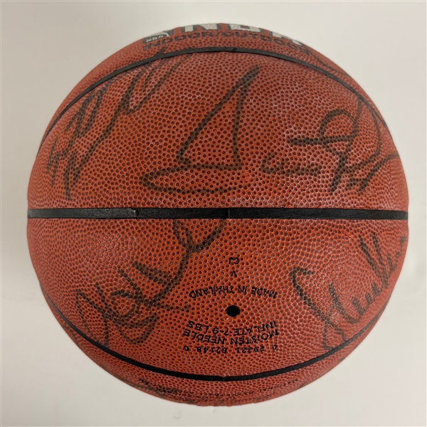 1997-1998 Chicago Bulls Team Signed Spalding NBA Basketball w/ Jordan, Pippen, & More! (14 Sigs)(PSA/DNA, Beckett/BAS, Bulls LOA)