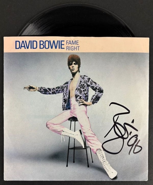 David Bowie Signed "Fame Right" 45 RPM Sleeve (Third Party Guaranteed)